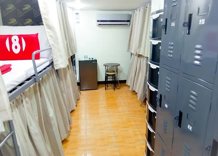 8hostel *